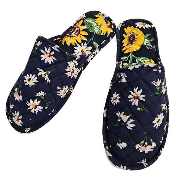 Vera Bradley Slippers - Picture 3 of 9